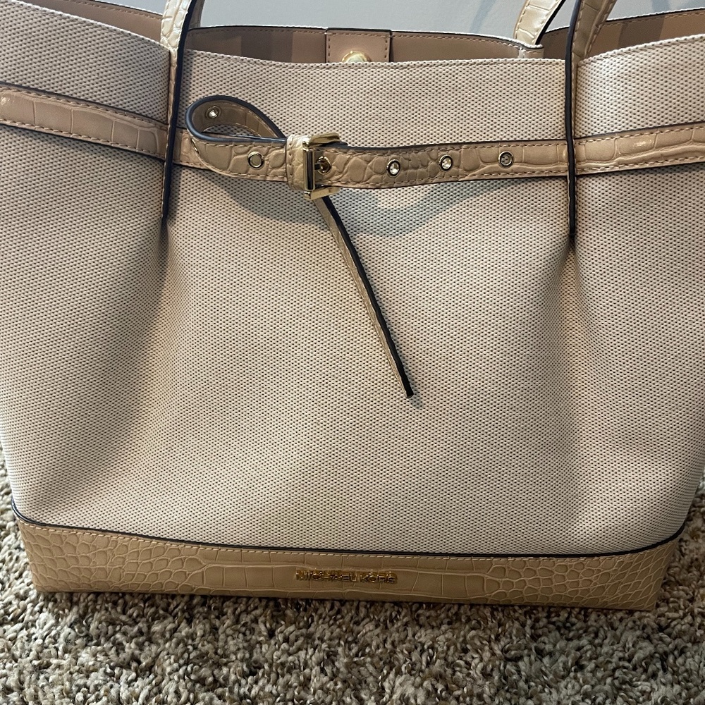 Michael Kors Emilia